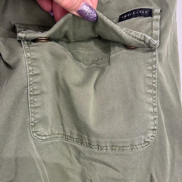 Sanctuary Olive Women's Cargo Joggers. Size Small - Picture 7 of 8